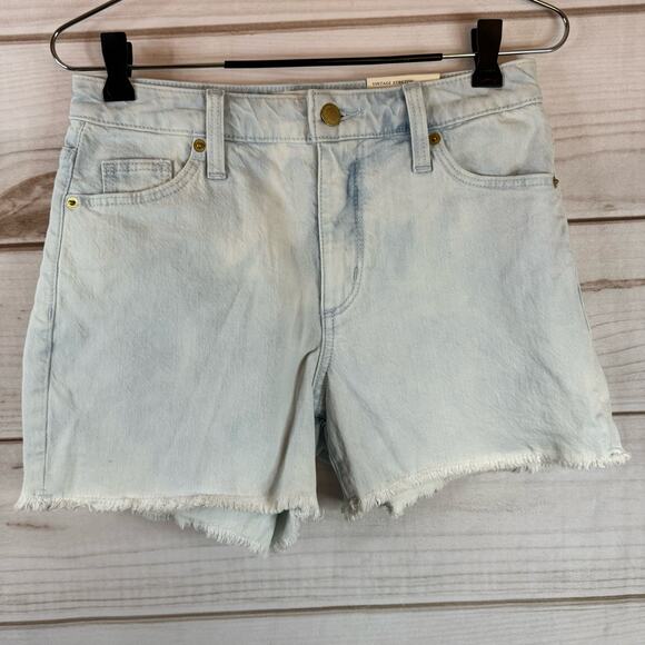 Universal Thread Light Wash Cut Off Denim Shorts Size 2/26R - Picture 1 of 8
